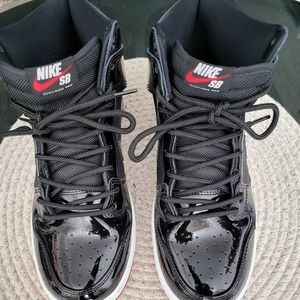 Nike SB Dunk Bred Hightops